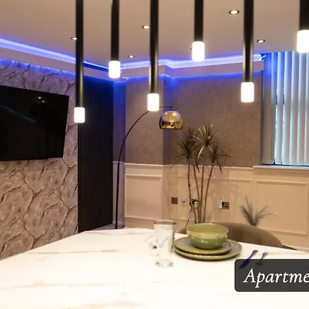The Opulence * Bradford (West Yorkshire)